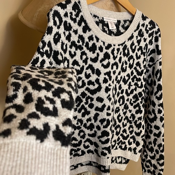 Sincerely Jules Cheetah Print Stretchy Soft Long-sleeve Sweater Size Small - Picture 9 of 12